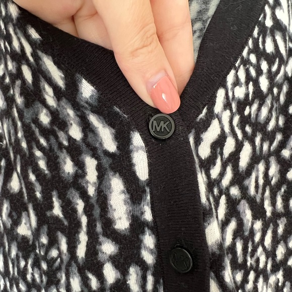 Michael Kors Black Cheetah Button up Cardigan - Picture 4 of 9